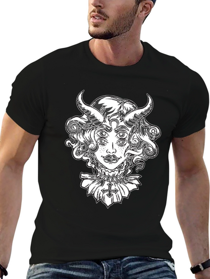 Camiseta Negra con Diseño Gráfico de Diablo