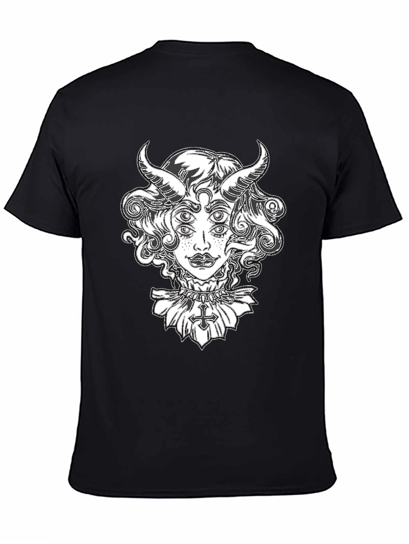 Camiseta Negra con Diseño Gráfico de Diablo
