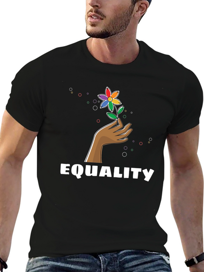 Camiseta Negra Igualdad con Diseño Floral LGBT