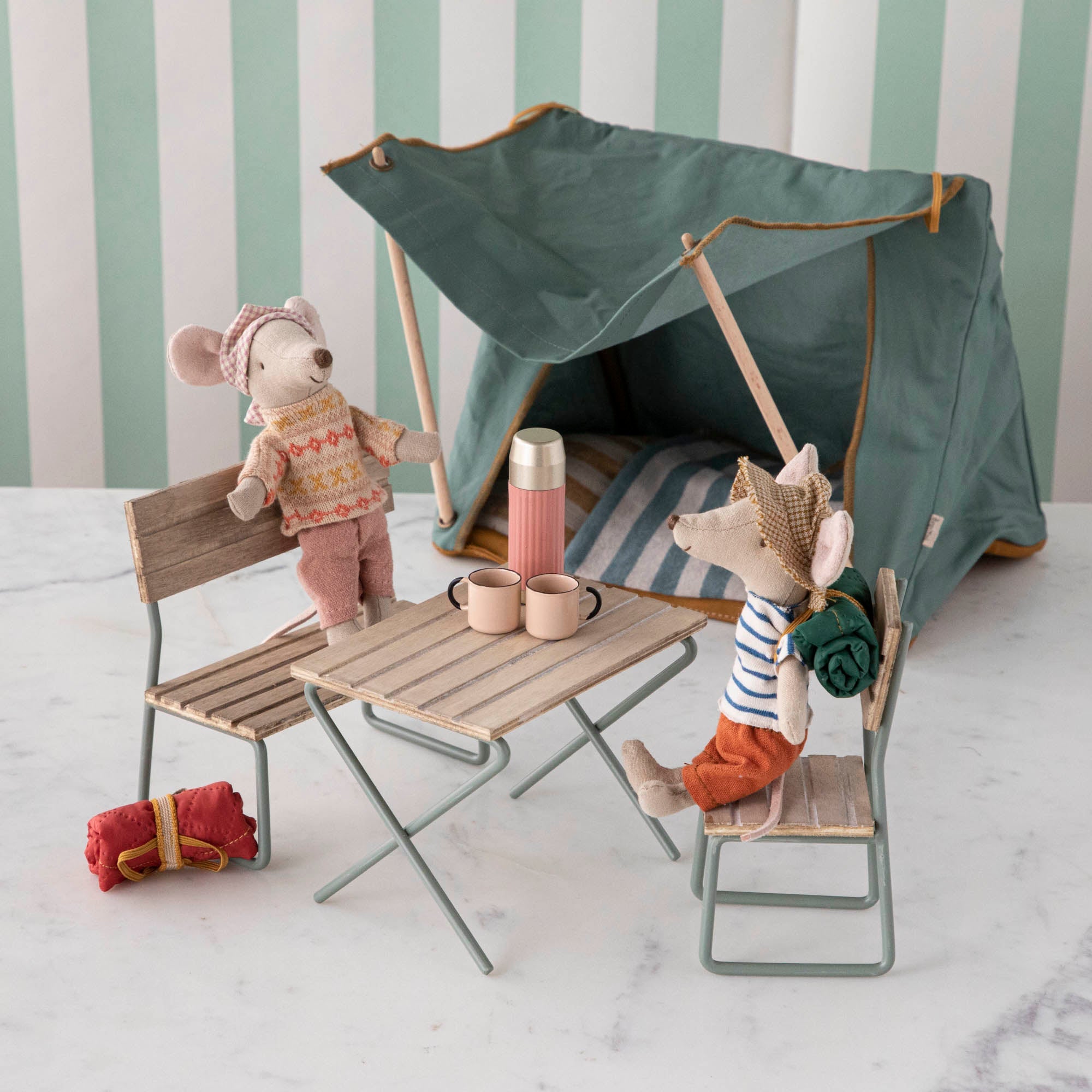 Mini Thermos and Cups Set