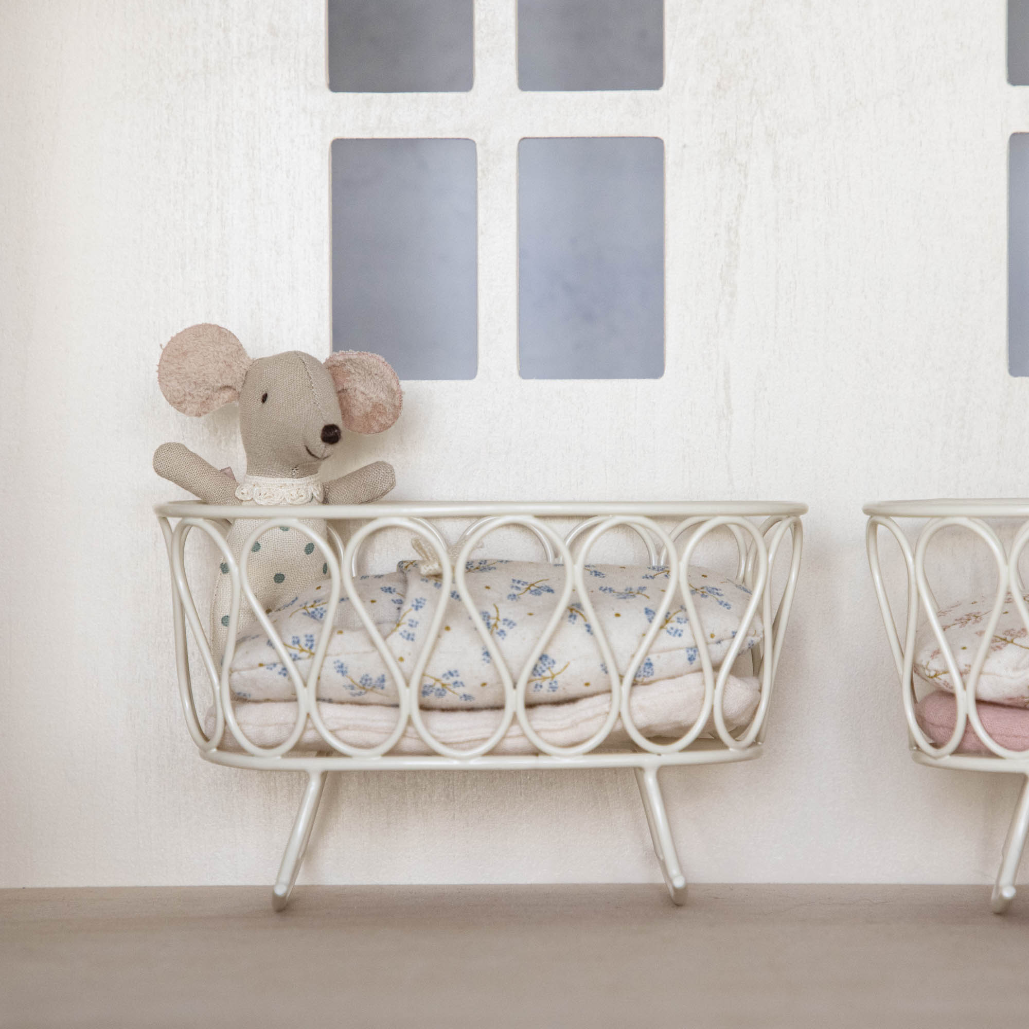 Cradle with Sleeping Bag