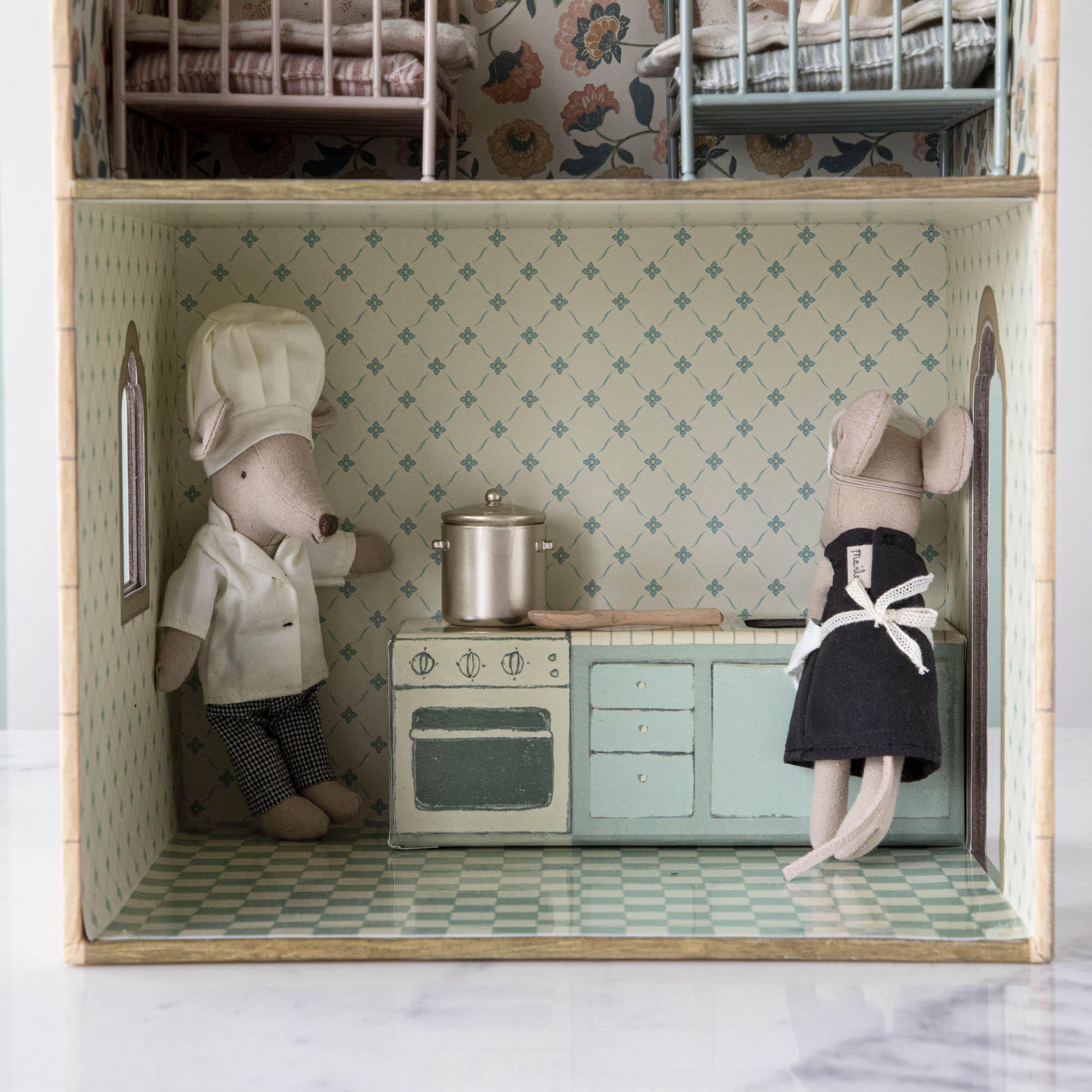 Chef Mouse with Soup Pot and Spoon
