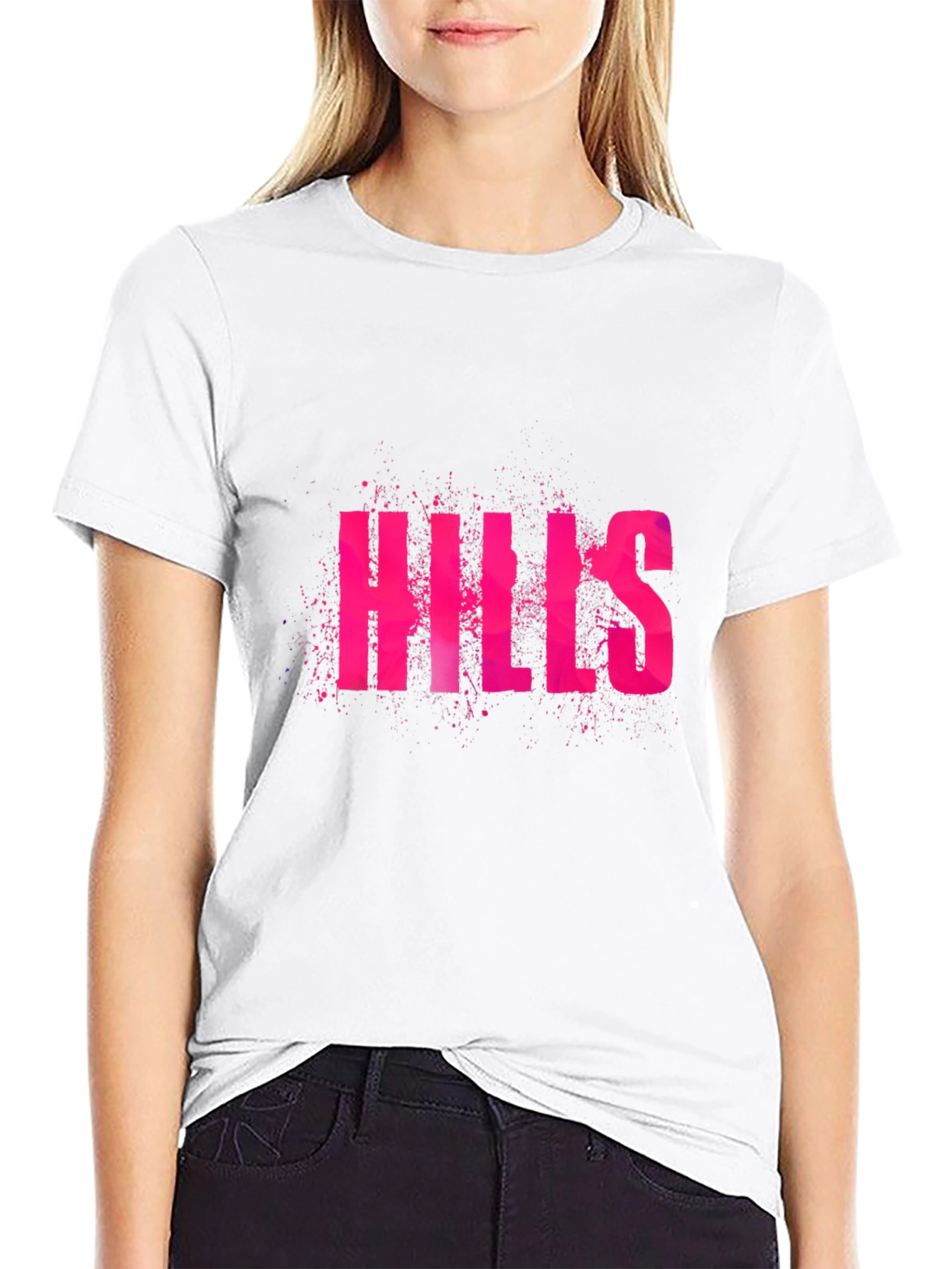 Camiseta Negra Hills Rosa con Diseño Atrevido
