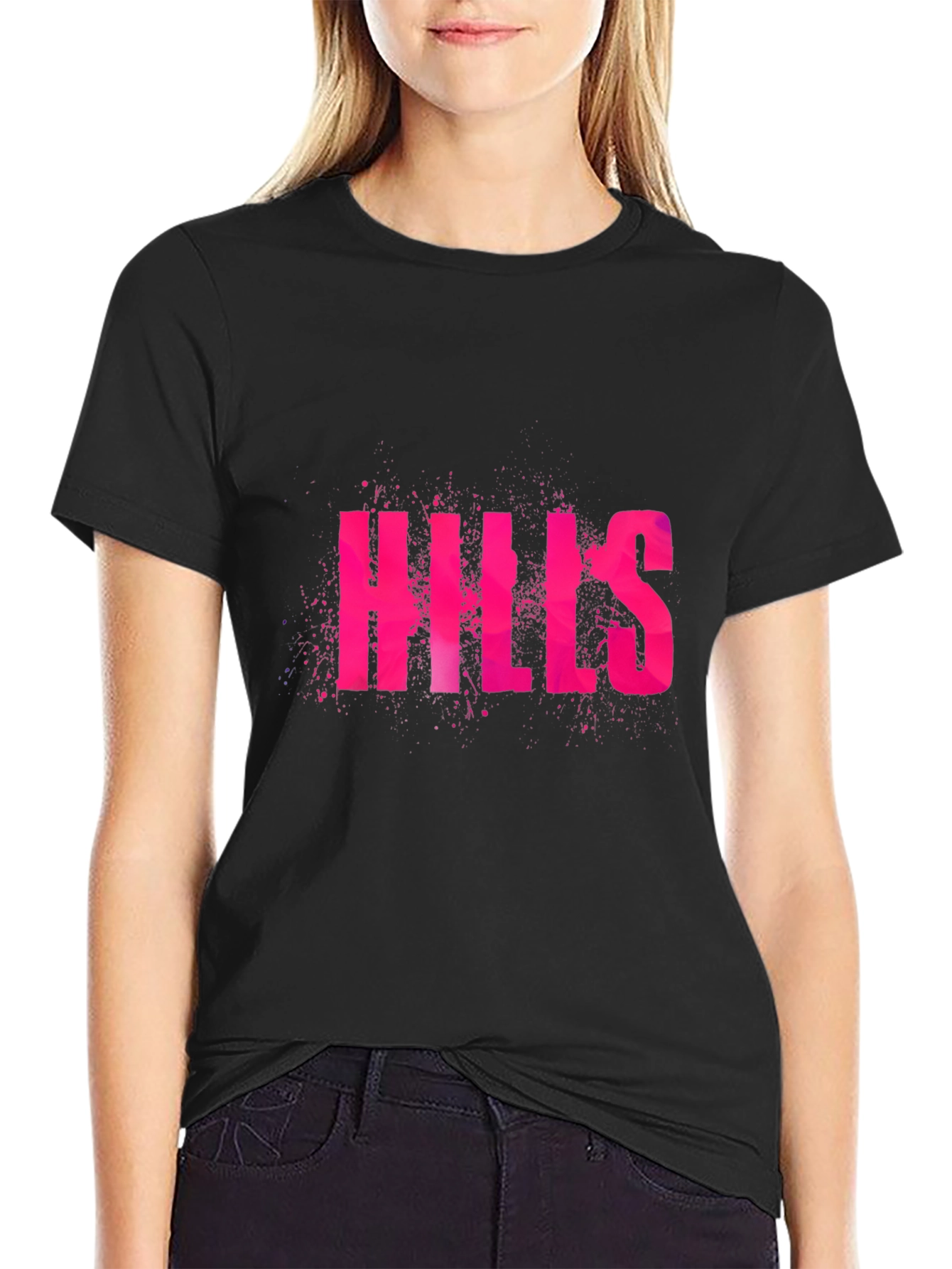 Camiseta Negra Hills Rosa con Diseño Atrevido