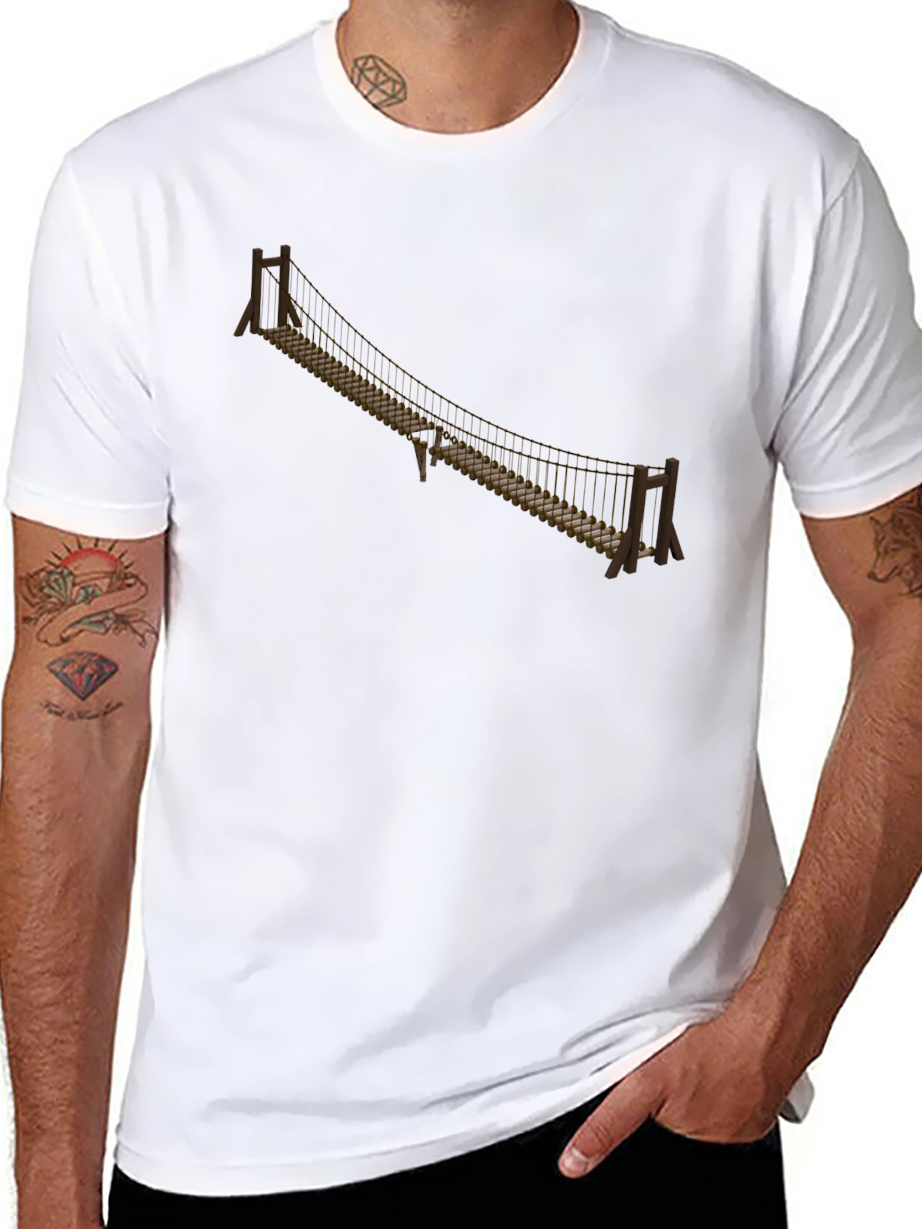 Camiseta Negra con Puente Colgante - Aventura y Estilo