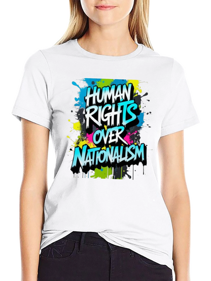 Camiseta Negra con Diseño Derechos Humanos Sobre Nacionalismo