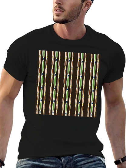 Camiseta Negra con Diseño Abstracto de Líneas Verticales