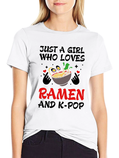 Camiseta Negra: Ramen y K-Pop