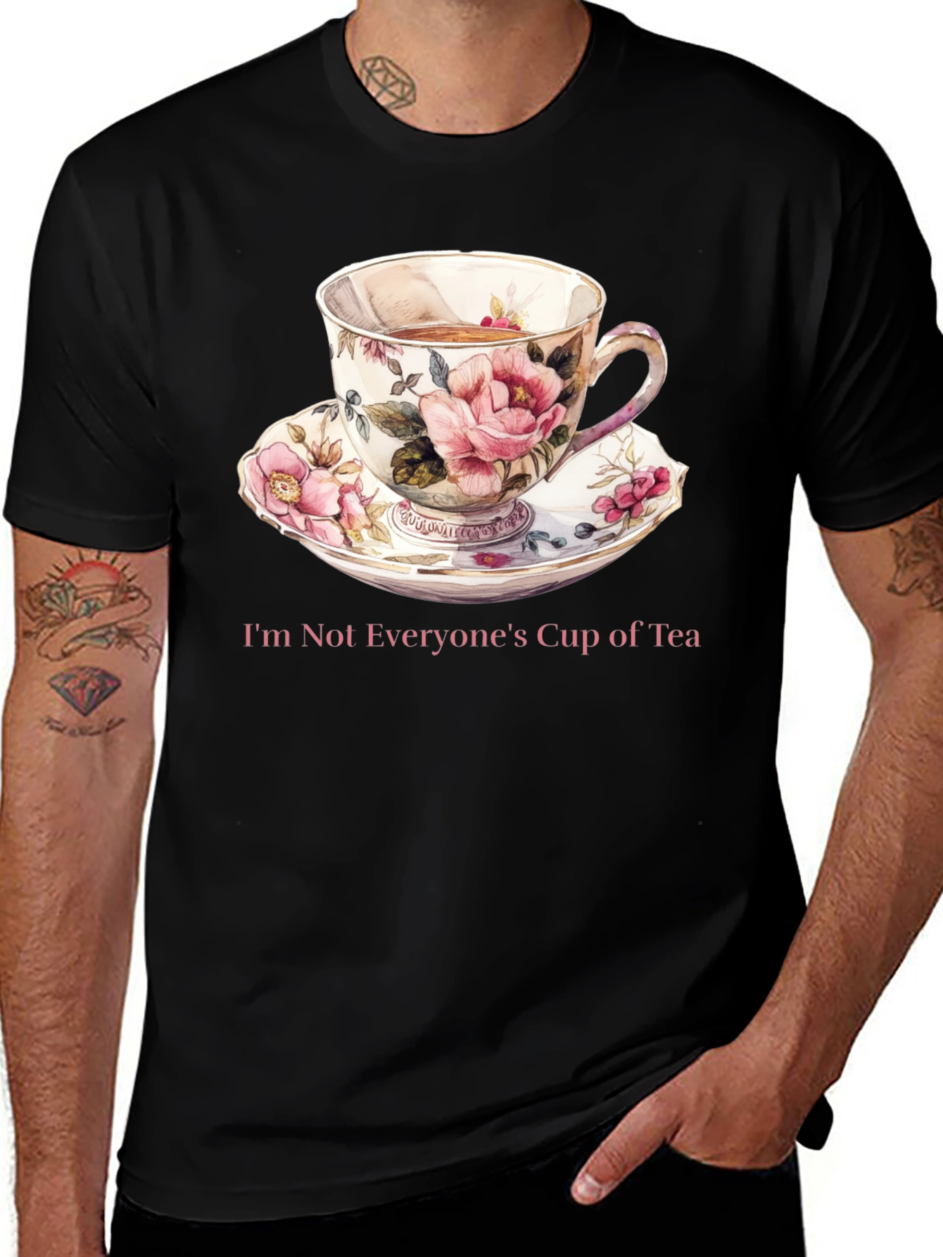 Camiseta Negra con Taza de Té Floral