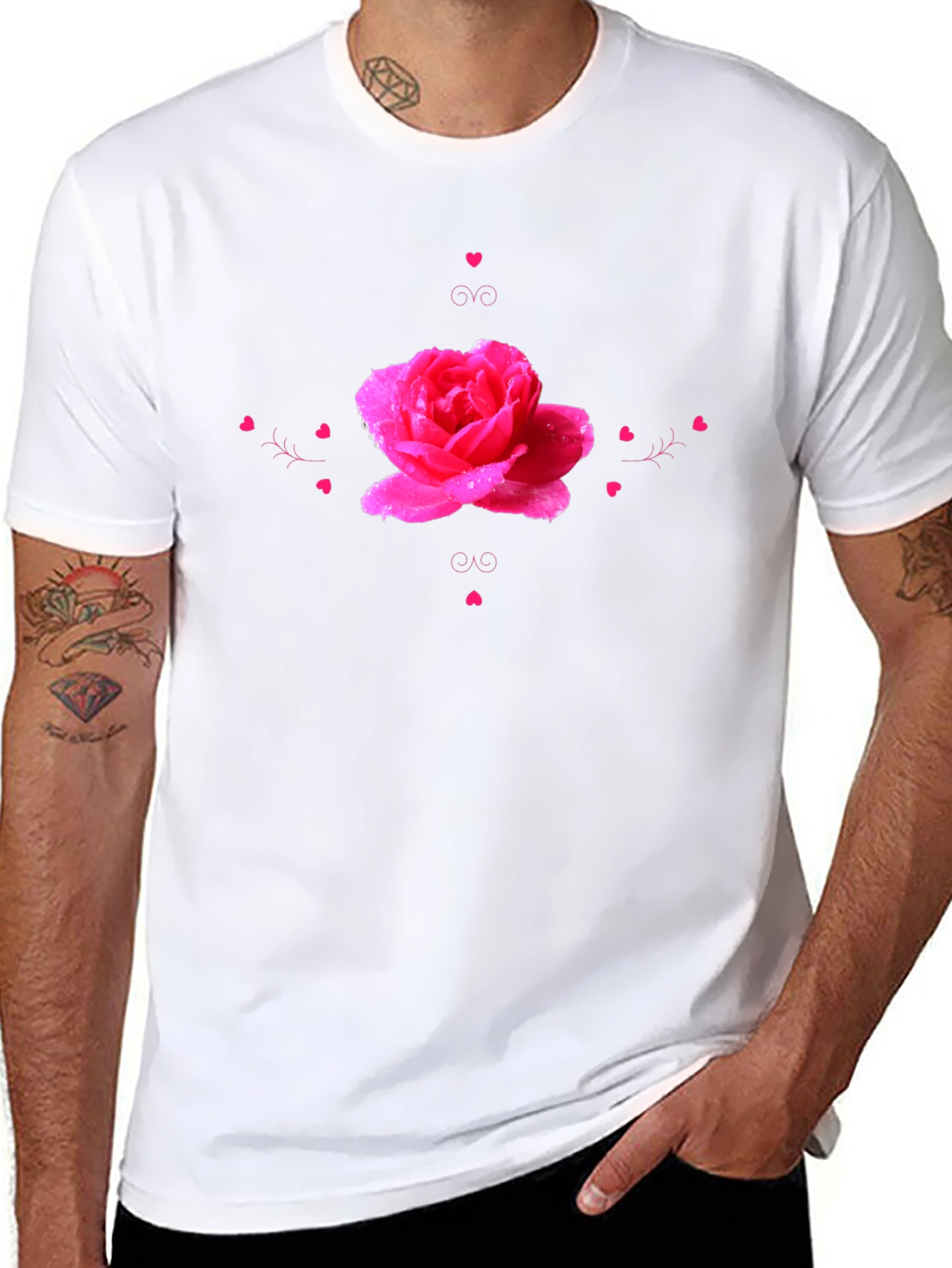 Camiseta Negra con Diseño de Rosa Romántica