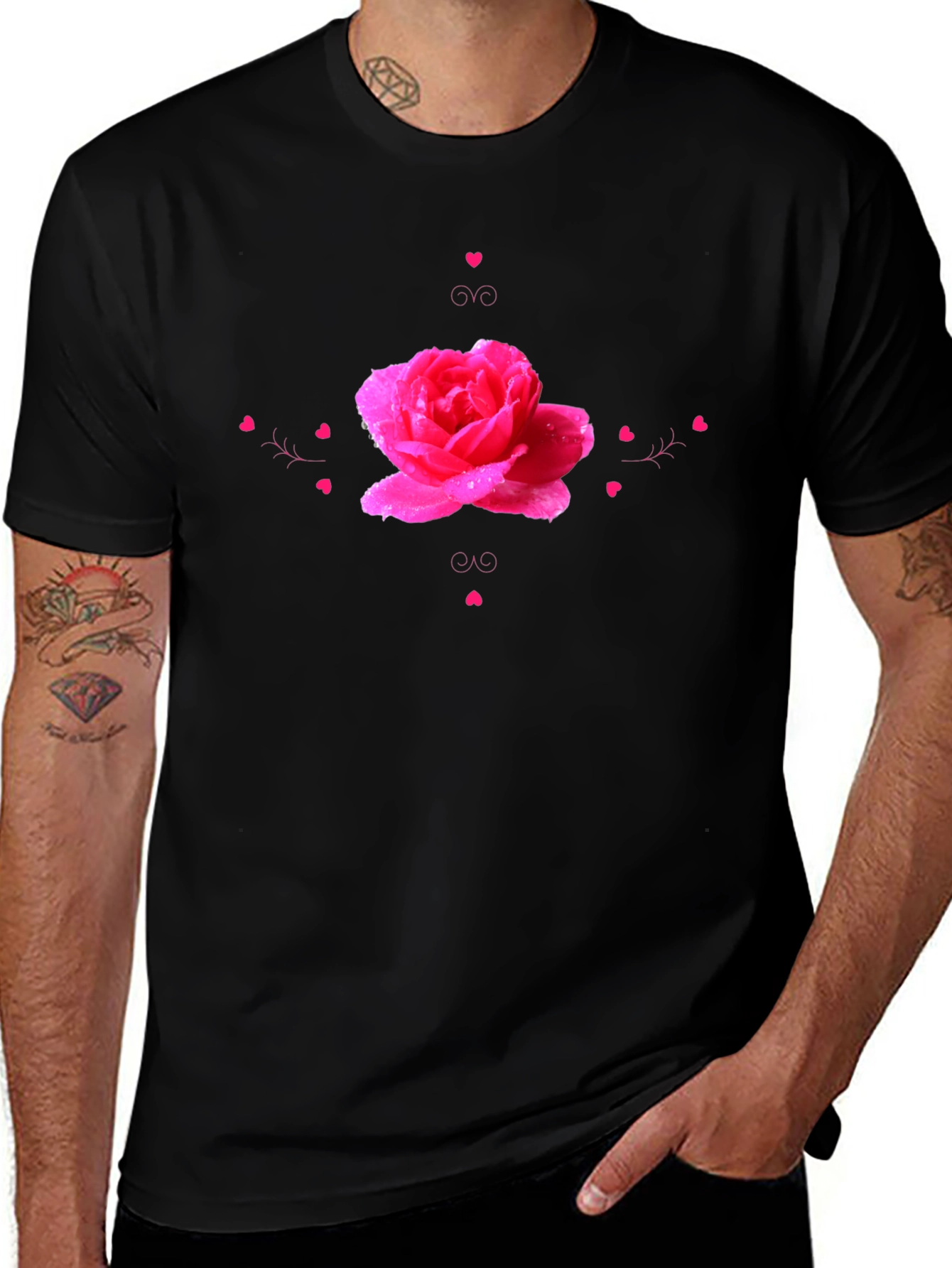 Camiseta Negra con Diseño de Rosa Romántica