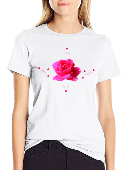 Camiseta Negra con Diseño de Rosa Romántica