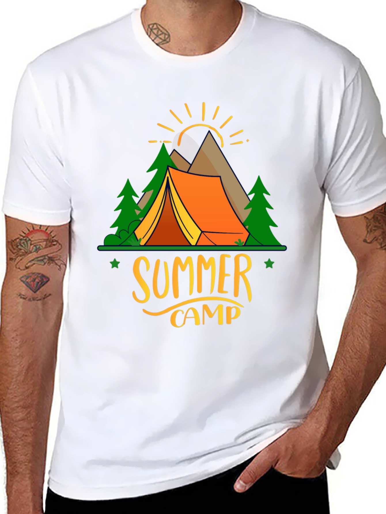 Camiseta Negra Estampada Campamento de Verano