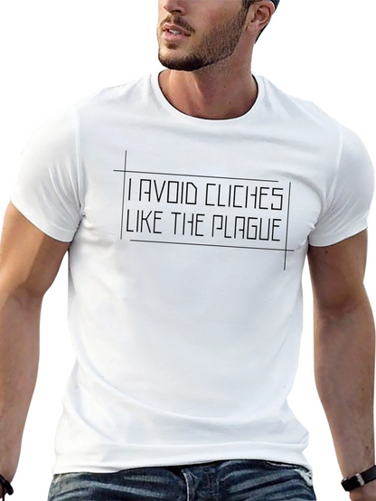 Camiseta Negra con Frase: Evito Clichés Como la Peste