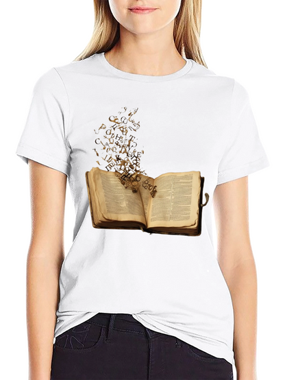 Camiseta Negra con Diseño de Libro Abierto
