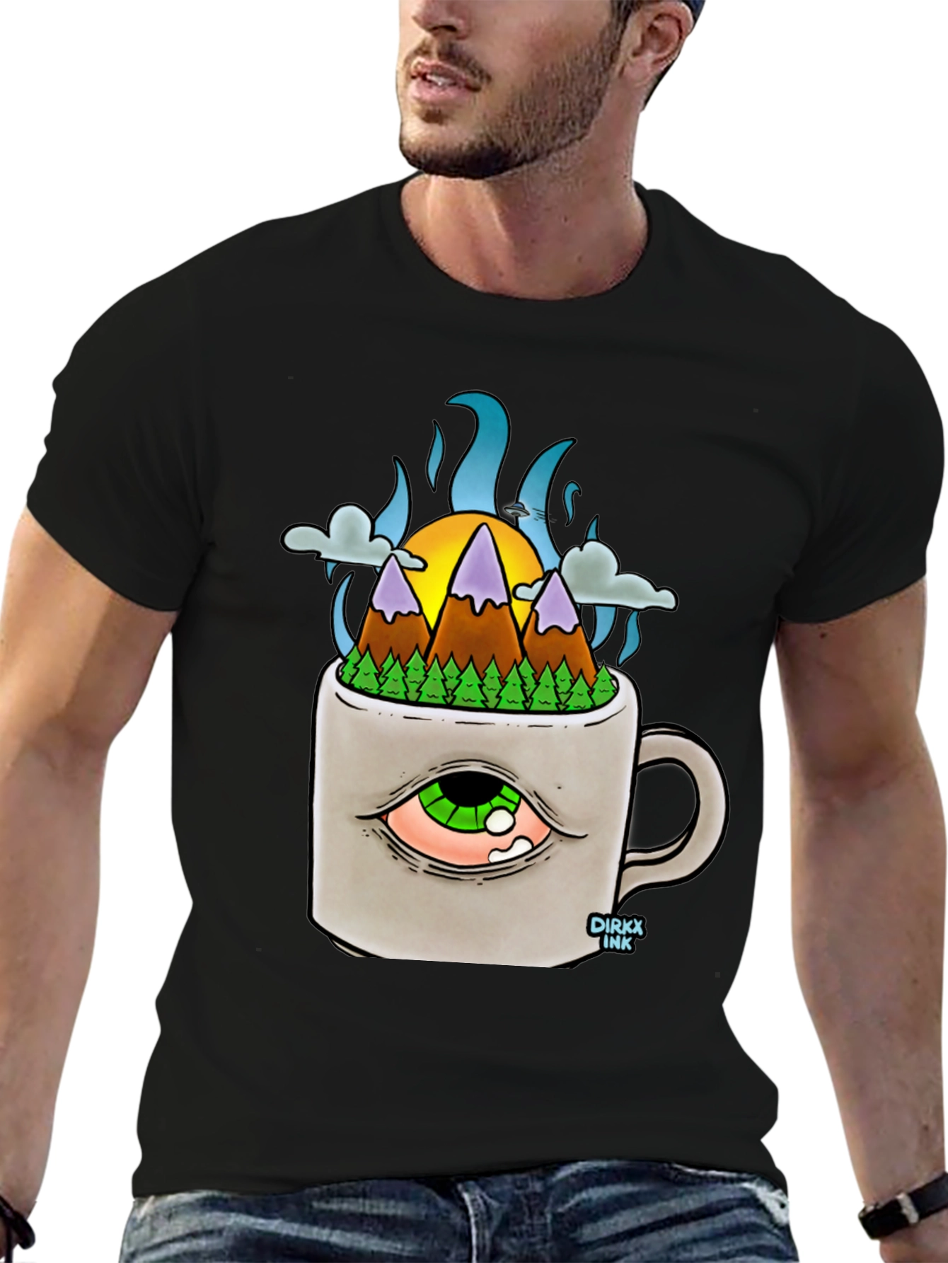 Camiseta Negra con Diseño Original Montaña en Taza