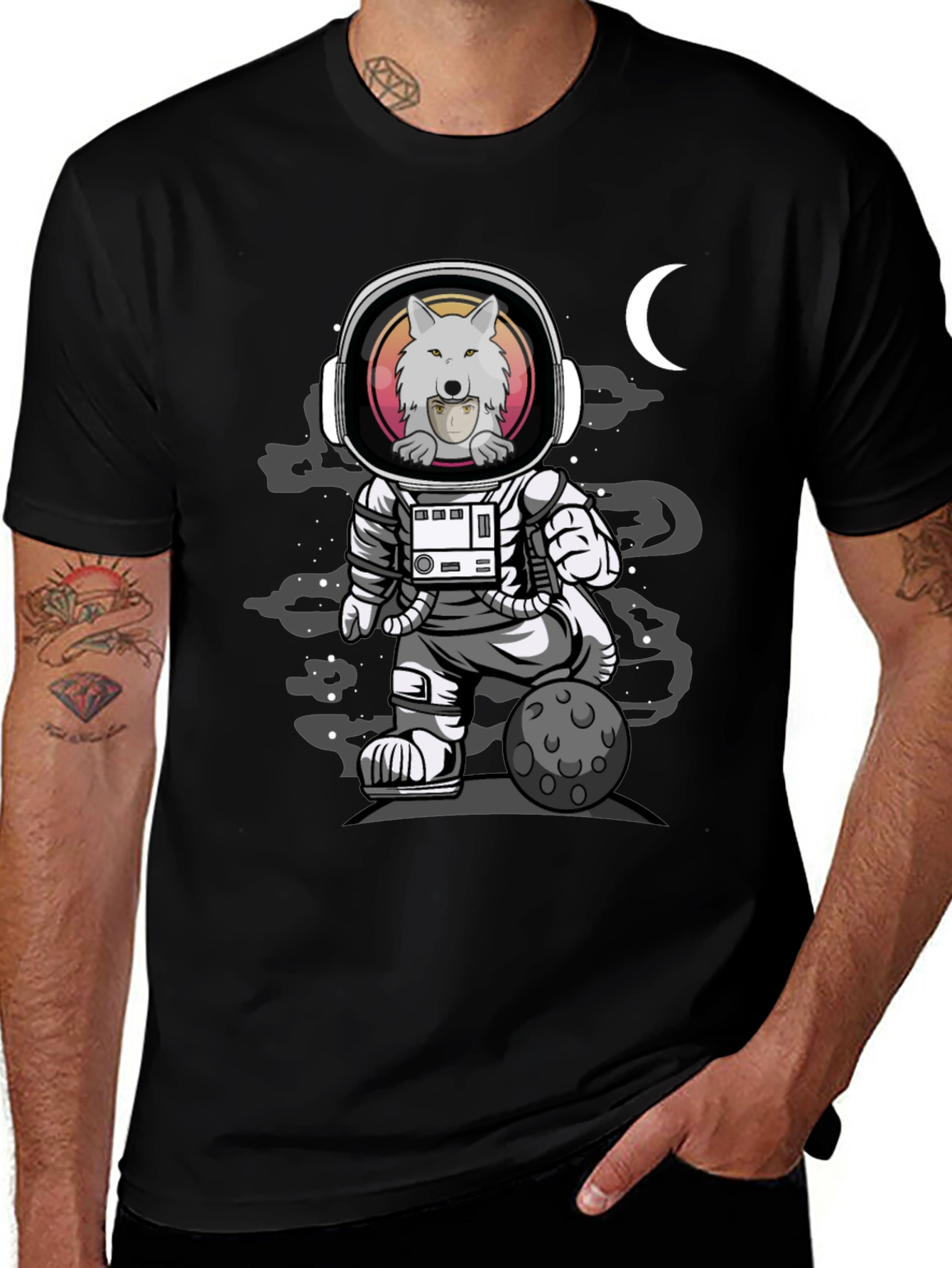 Camiseta Negra con Diseño de Astronauta Lobo