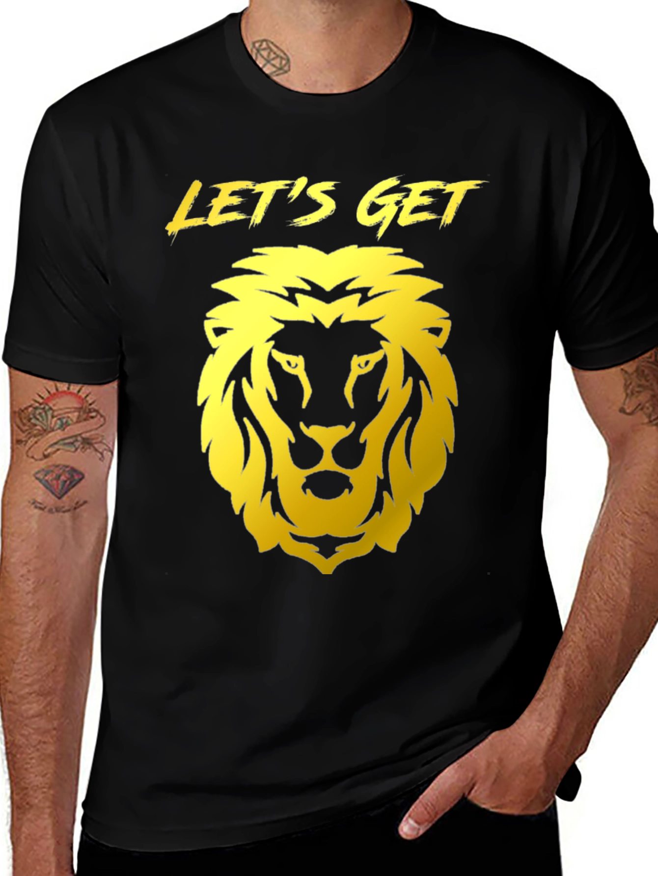 Camiseta Negra con Diseño de León Dorado