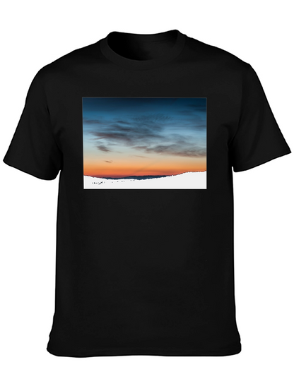 Camiseta Negra con Diseño de Cielo al Atardecer