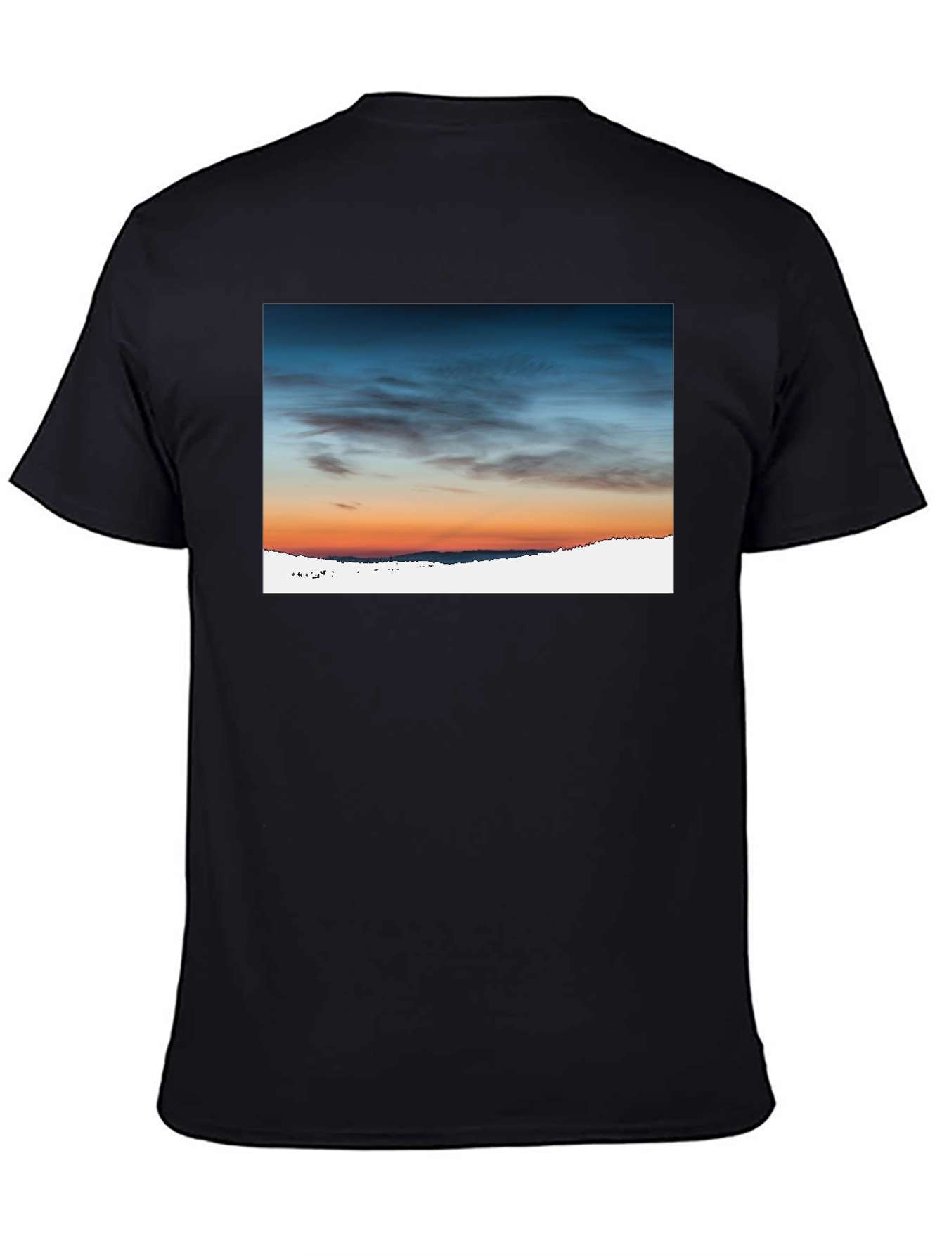 Camiseta Negra con Diseño de Cielo al Atardecer