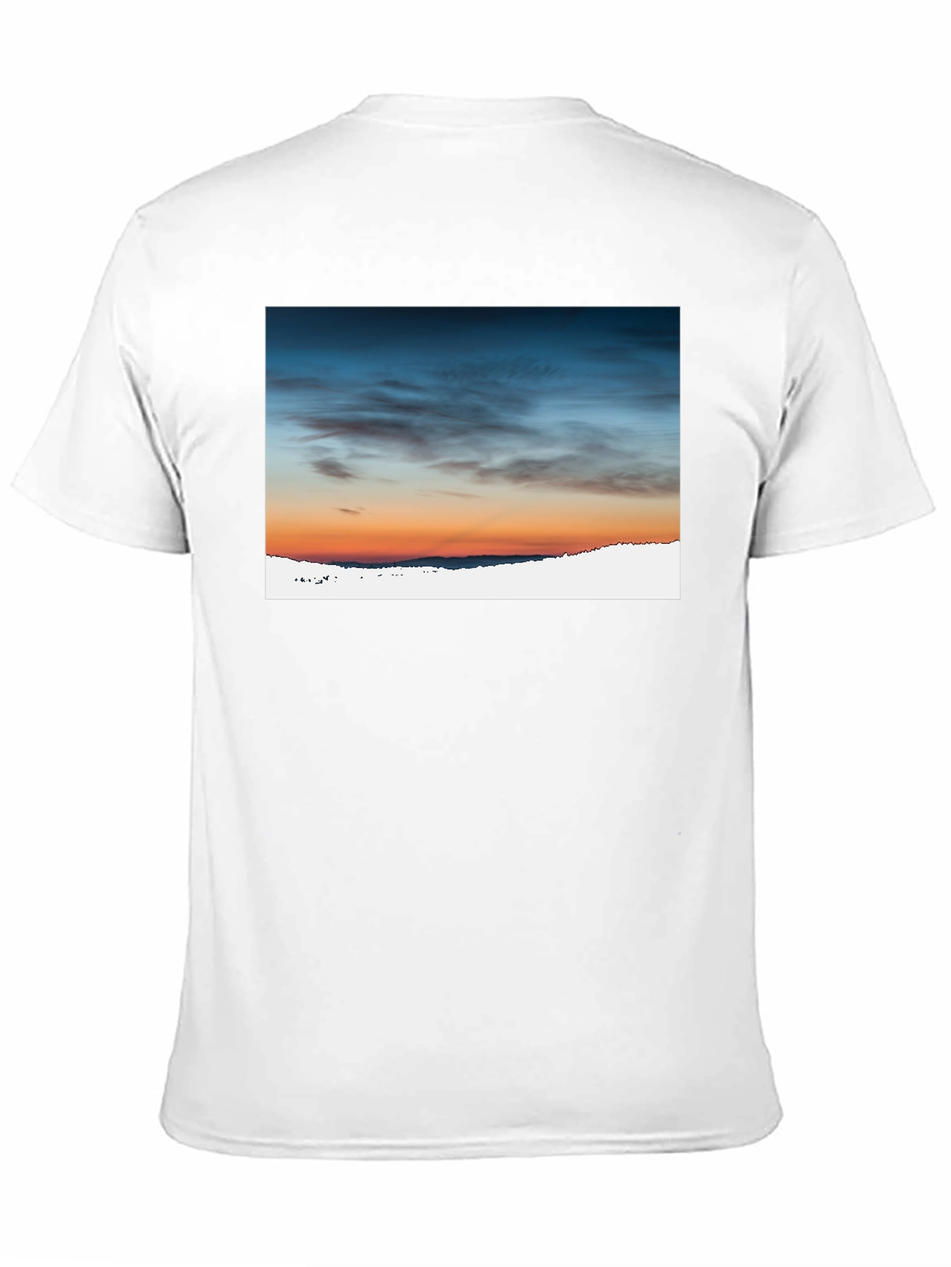 Camiseta Negra con Diseño de Cielo al Atardecer