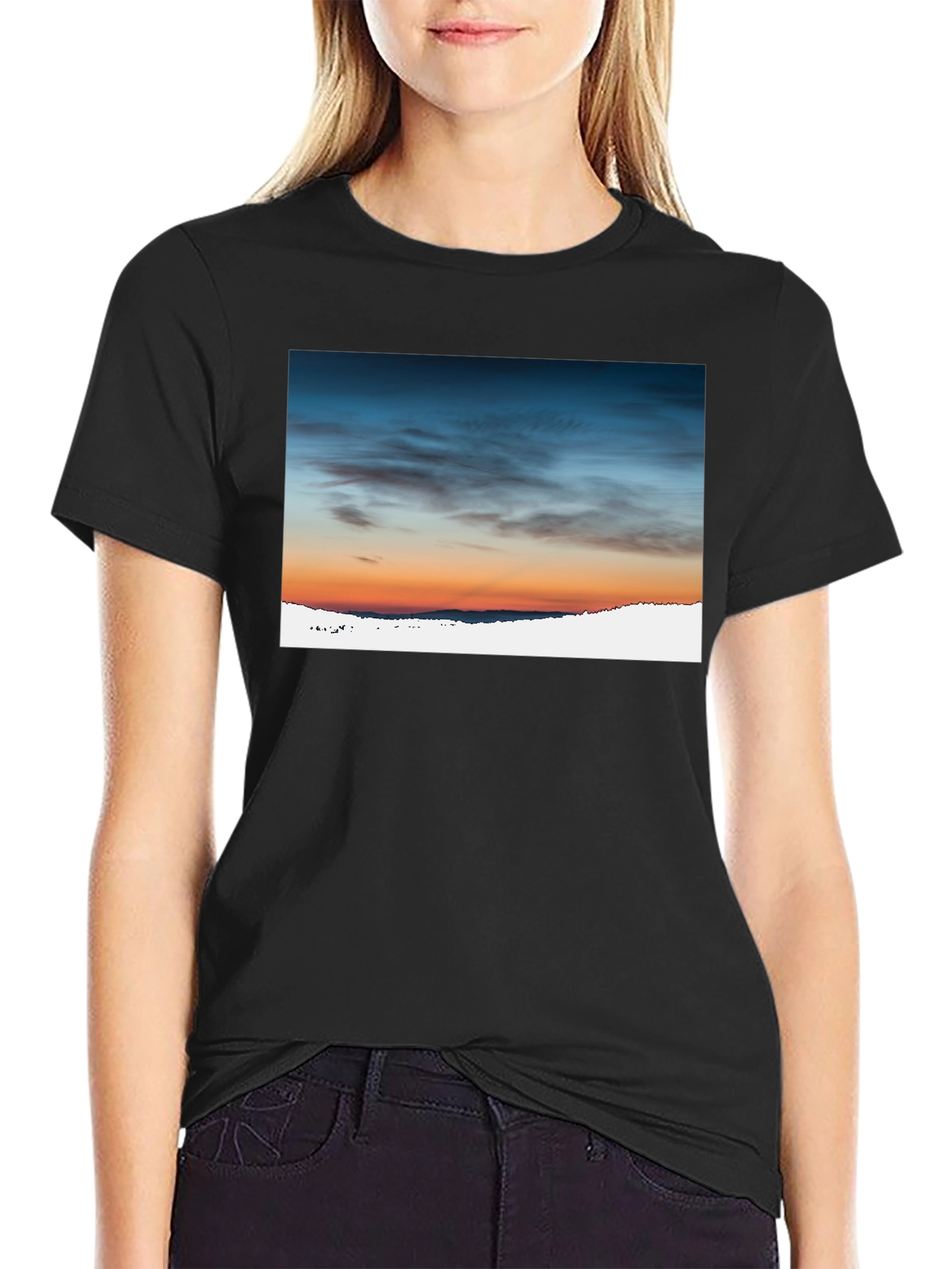 Camiseta Negra con Diseño de Cielo al Atardecer