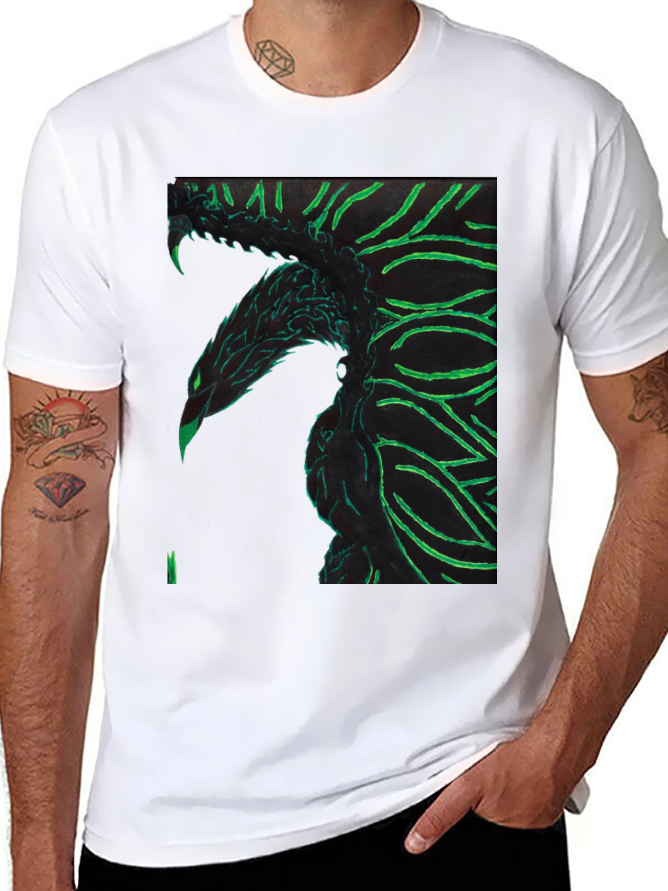 Camiseta Negra con Diseño de Dragón Verde
