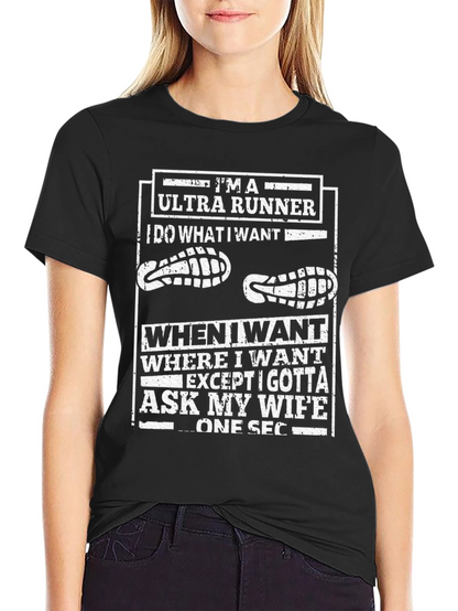 Camiseta Negra Ultra Runner Le Pregunto a Mi Esposa