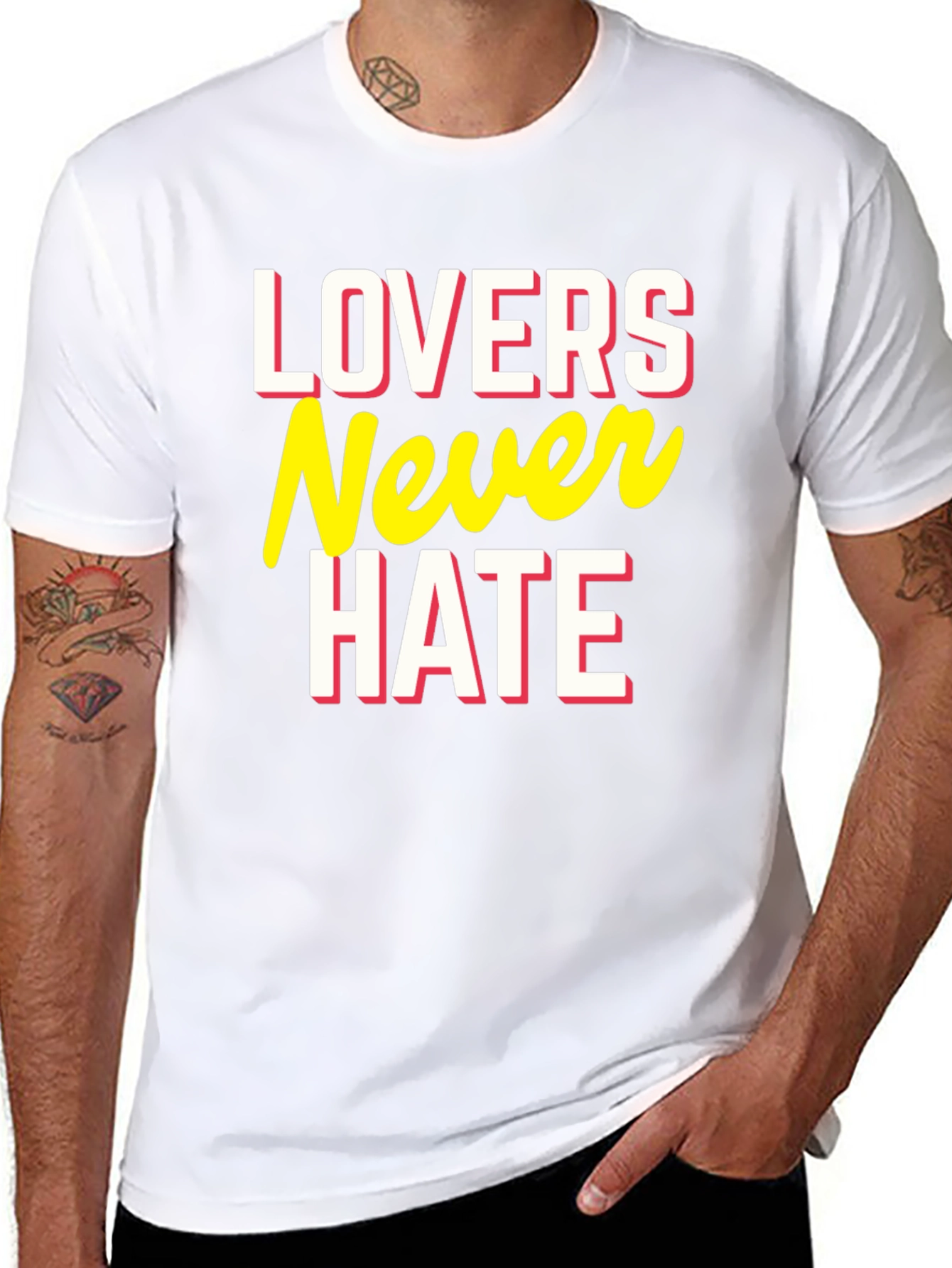 Camiseta Negra Lovers Never Hate