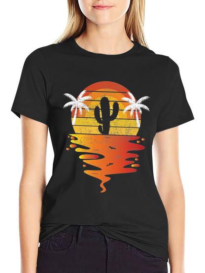 Camiseta negra con diseño de cactus al atardecer