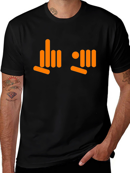 Camiseta Negra con Diseño Gráfico Naranja