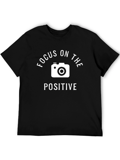 Camiseta Negra: Enfoque Positivo con Cámara