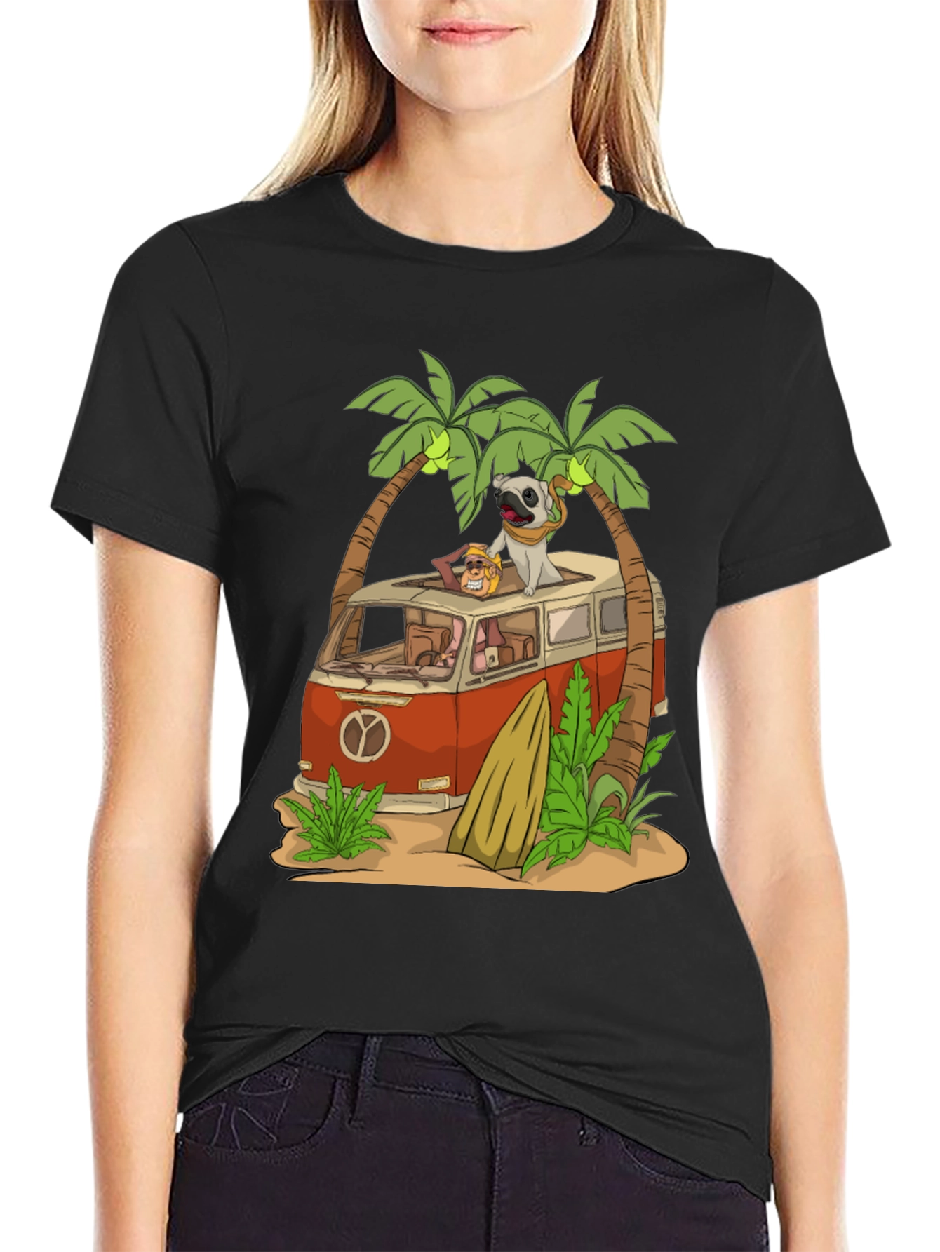 Camiseta Negra con Diseño de Playa y Pug Viajero