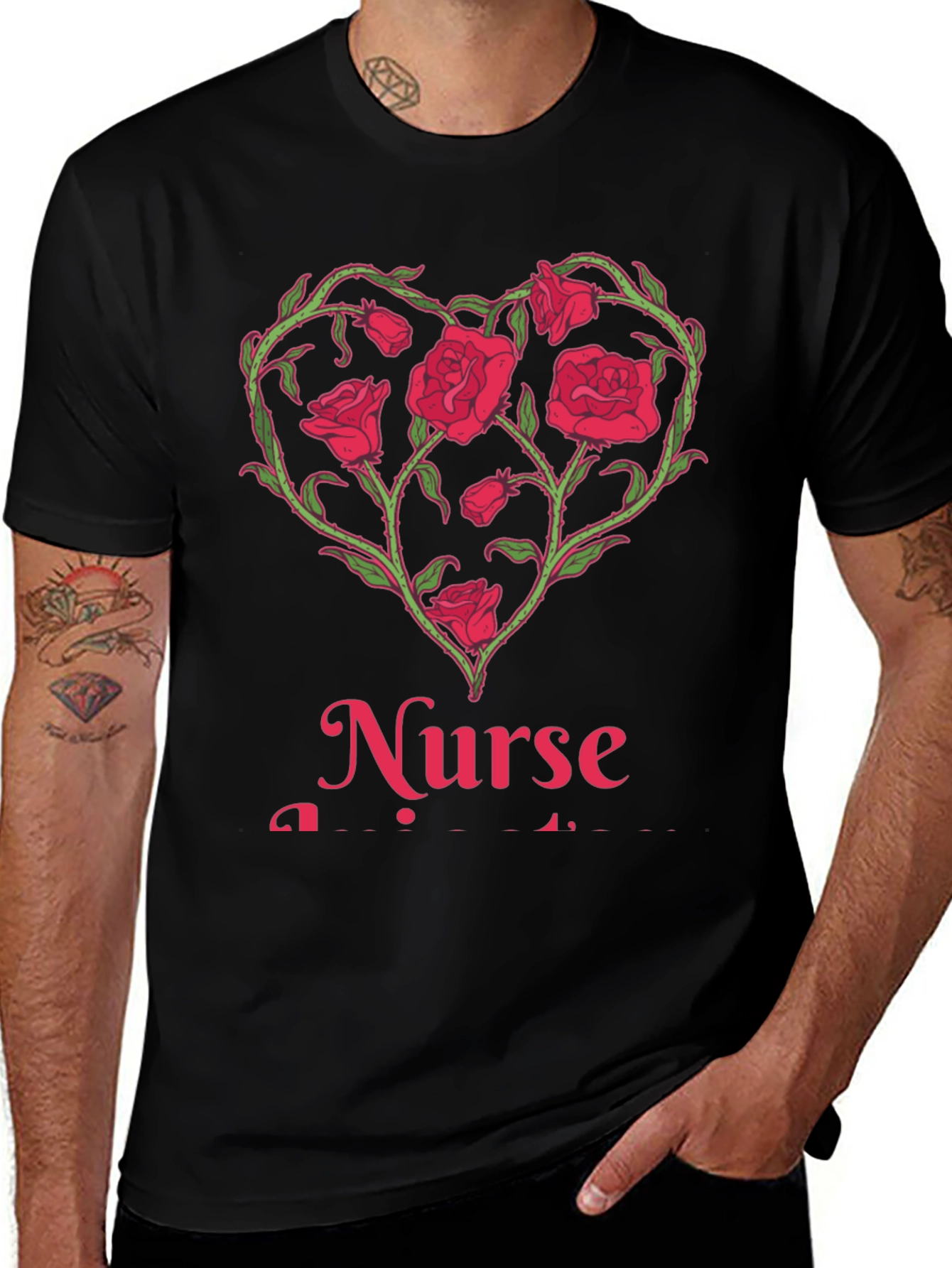 Camiseta Negra Corazón Floral Enfermera