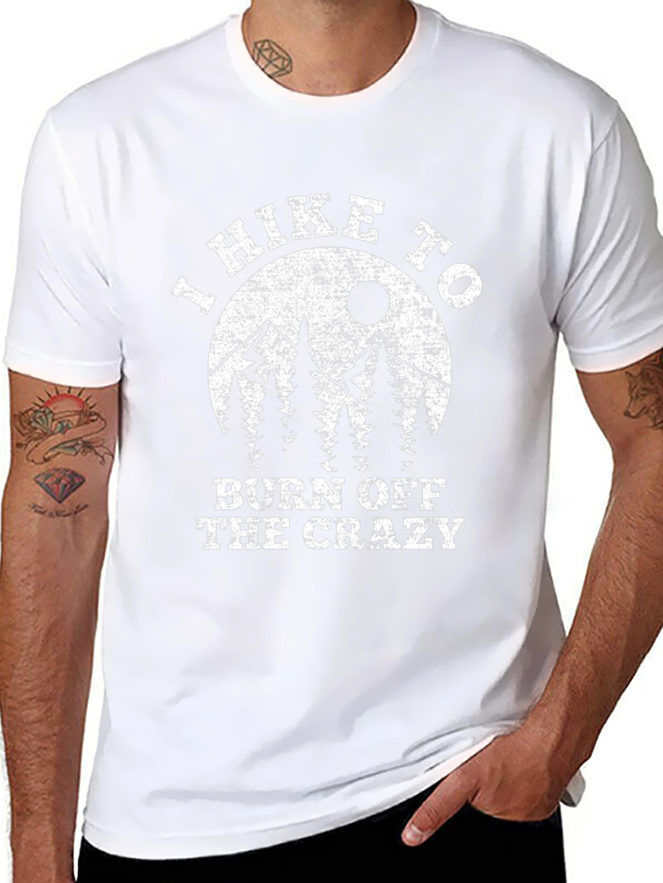 Camiseta Negra: Senderismo y Desconexión