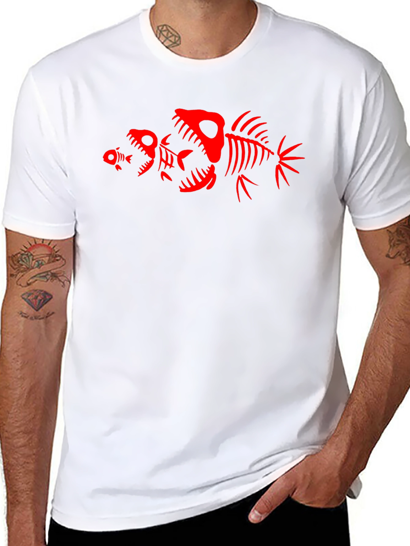 Camiseta Negra con Diseño de Esqueletos de Peces Rojos