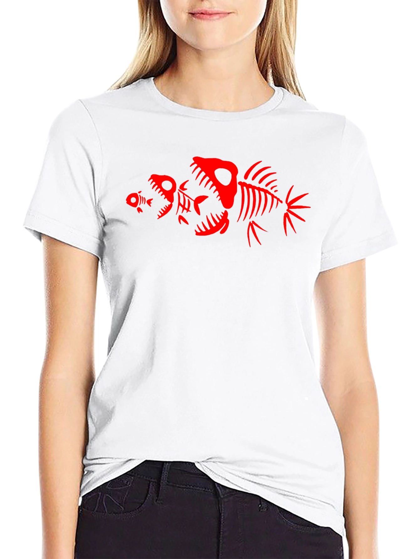 Camiseta Negra con Diseño de Esqueletos de Peces Rojos