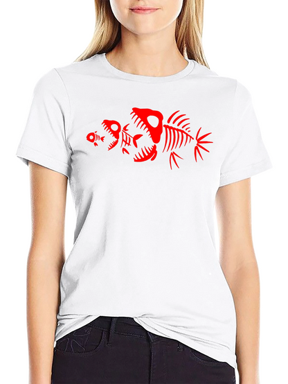 Camiseta Negra con Diseño de Esqueletos de Peces Rojos