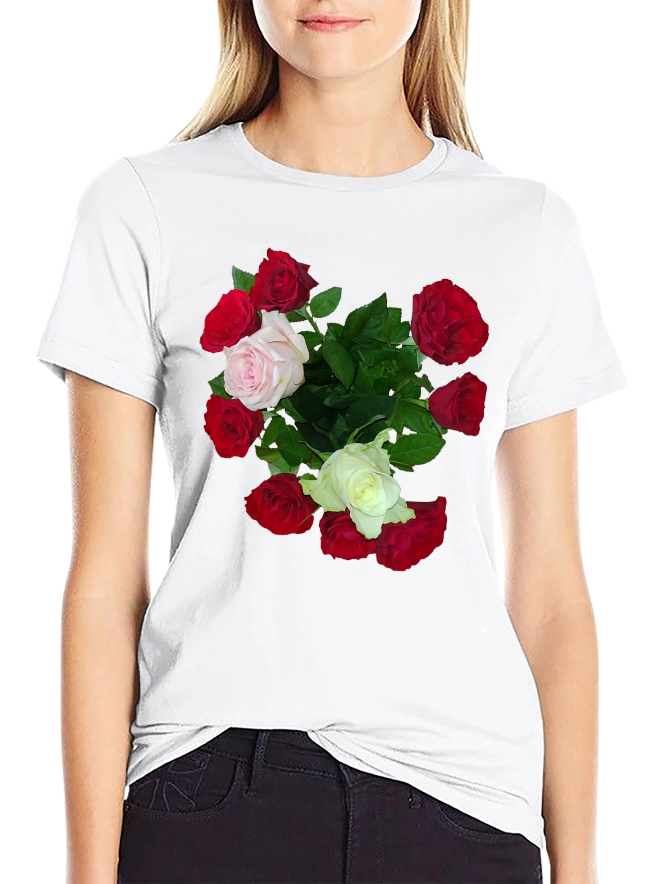 Camiseta Negra con Estampado Floral de Rosas
