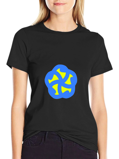 Camiseta Negra con Diseño Abstracto Azul y Amarillo