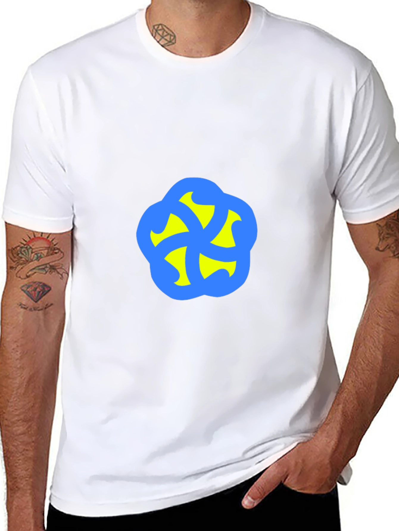 Camiseta Negra con Diseño Abstracto Azul y Amarillo