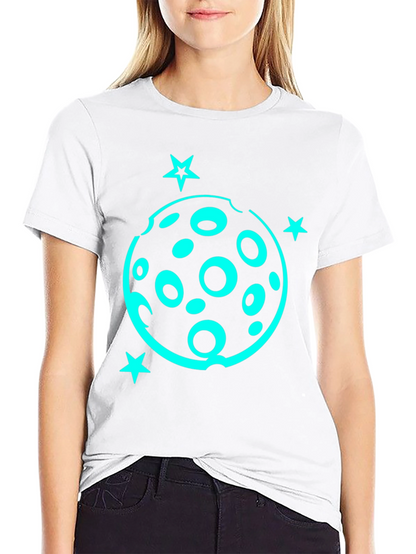 Camiseta Negra con Diseño Lunar y Estrellas Turquesa