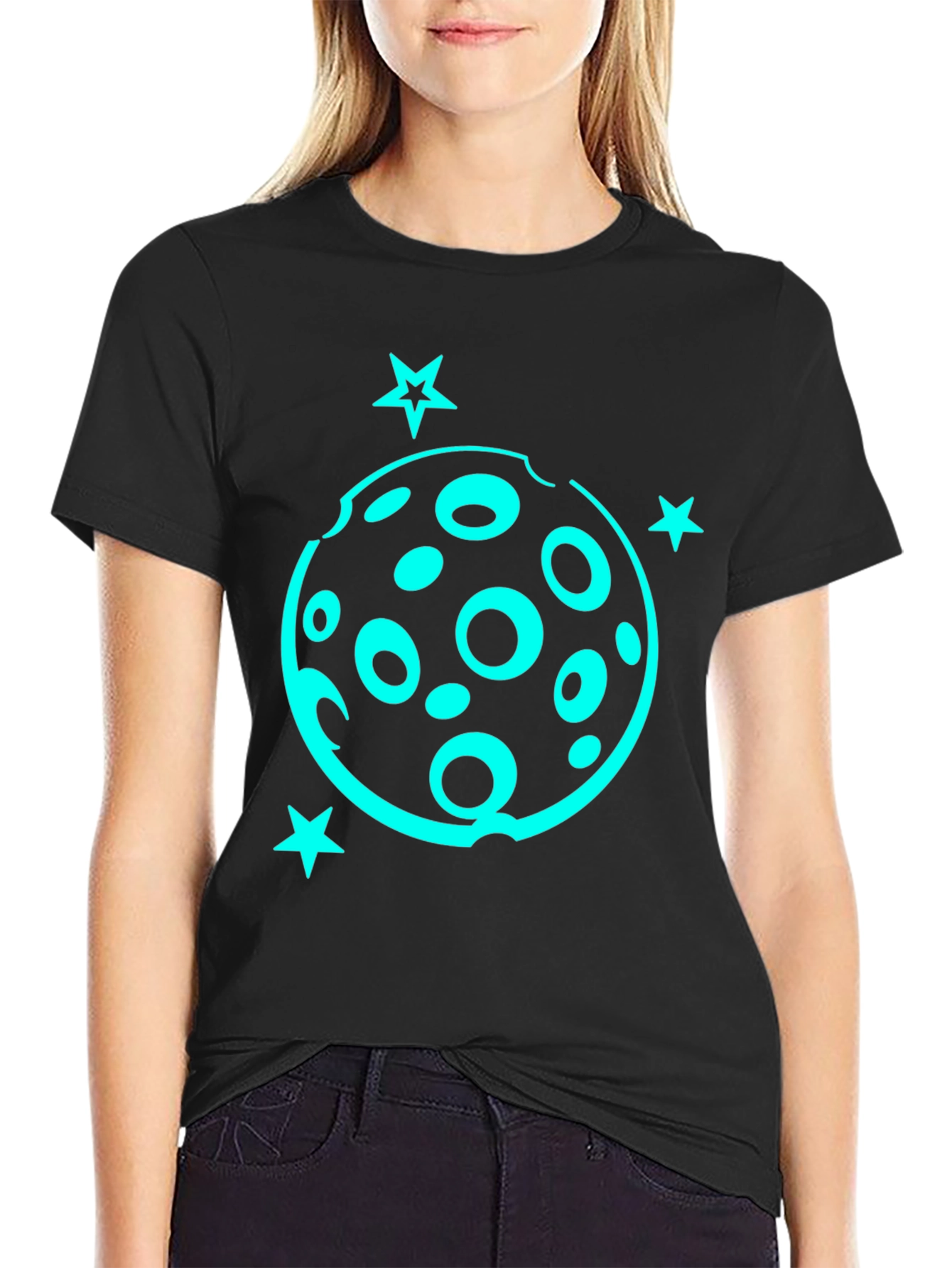 Camiseta Negra con Diseño Lunar y Estrellas Turquesa