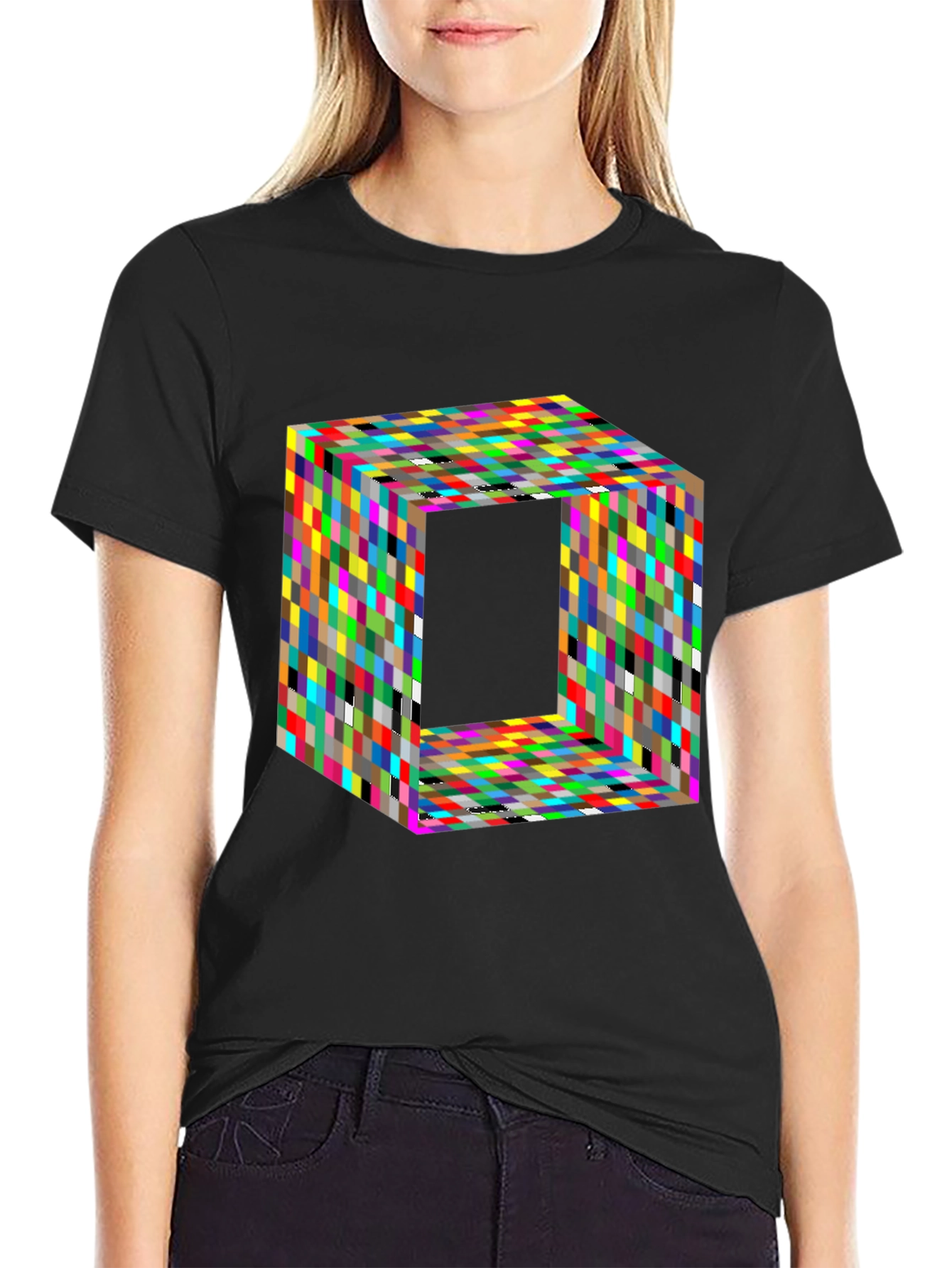 Camiseta Negra con Diseño Cubista Abstracto