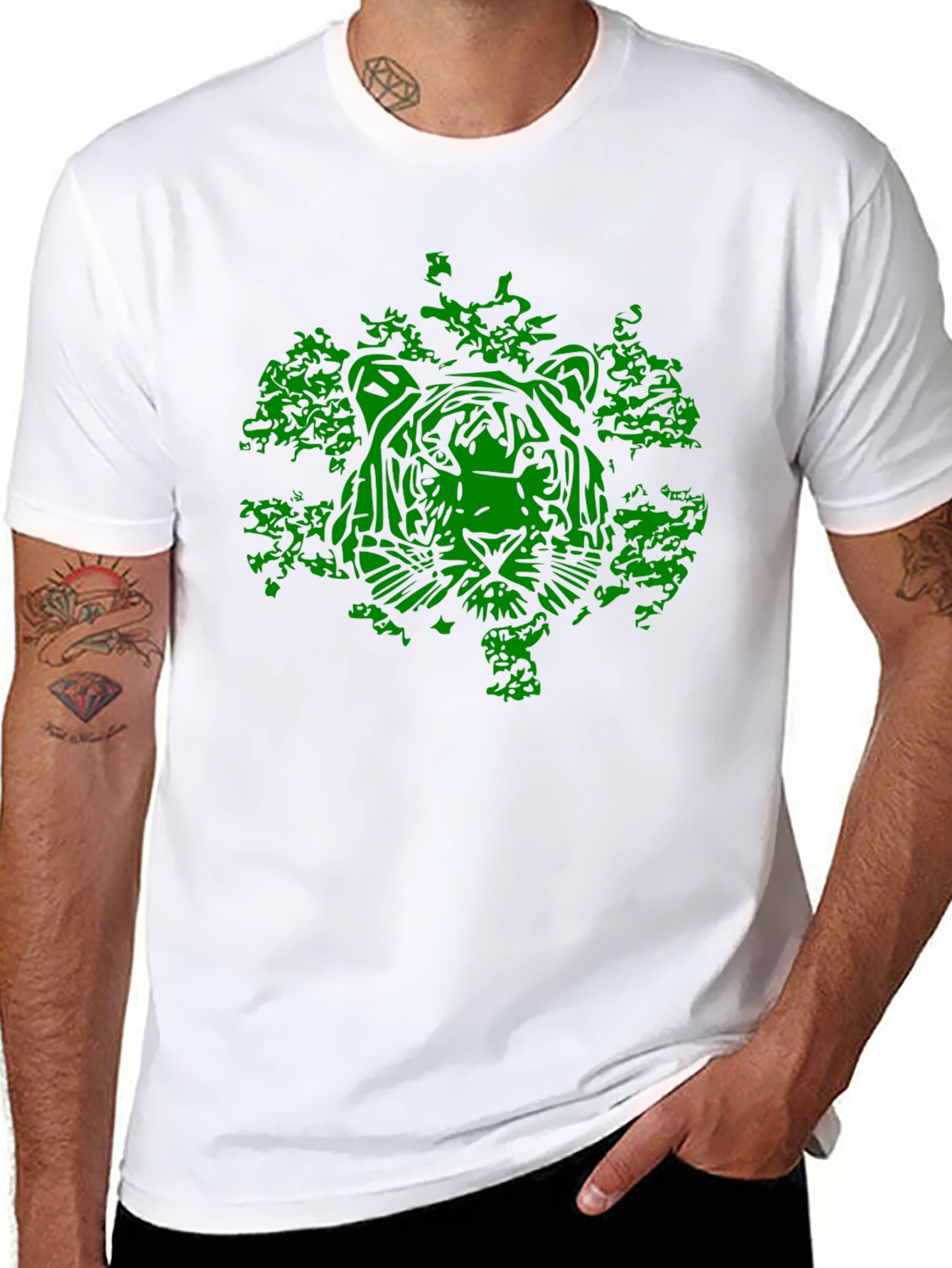Camiseta Negra con Diseño de Tigre Verde