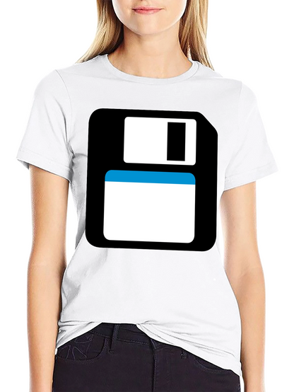 Camiseta Negra con Diseño Disquete Retro