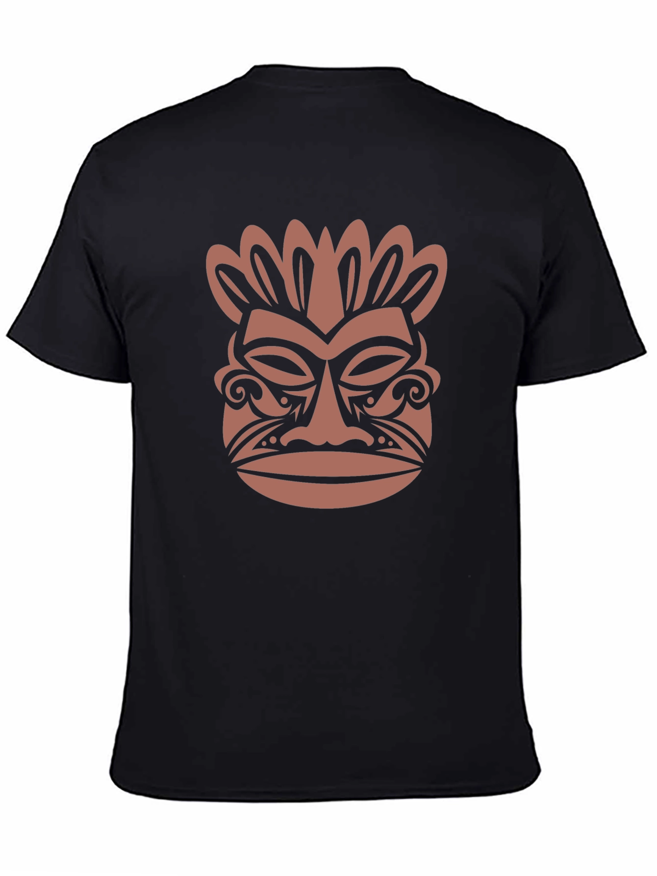 Camiseta Negra con Diseño Tribal de Máscara
