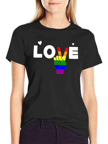 Camiseta Negra Love LGBTQ+ con Diseño Único