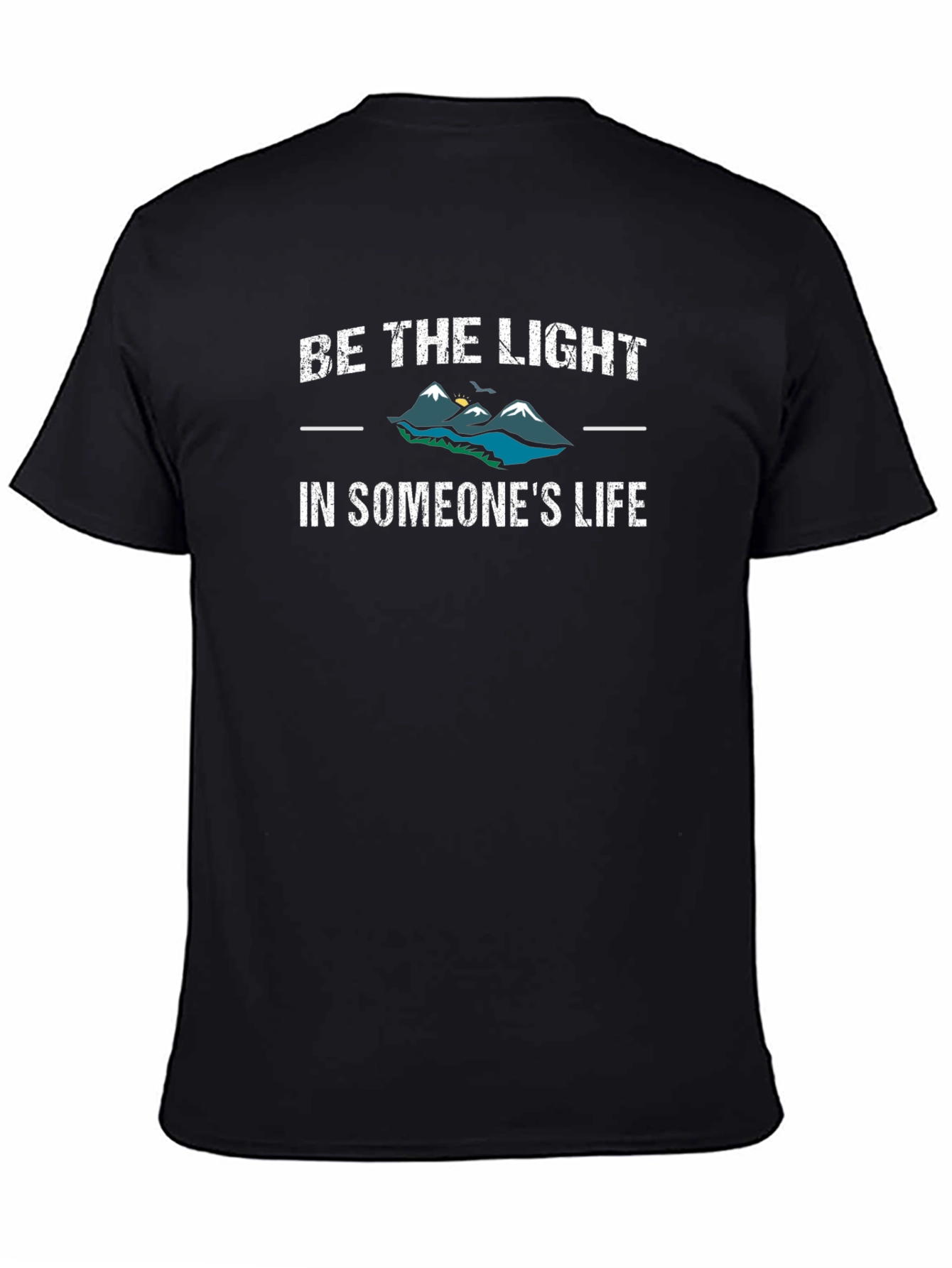 Camiseta Negra Sé la Luz Inspiradora