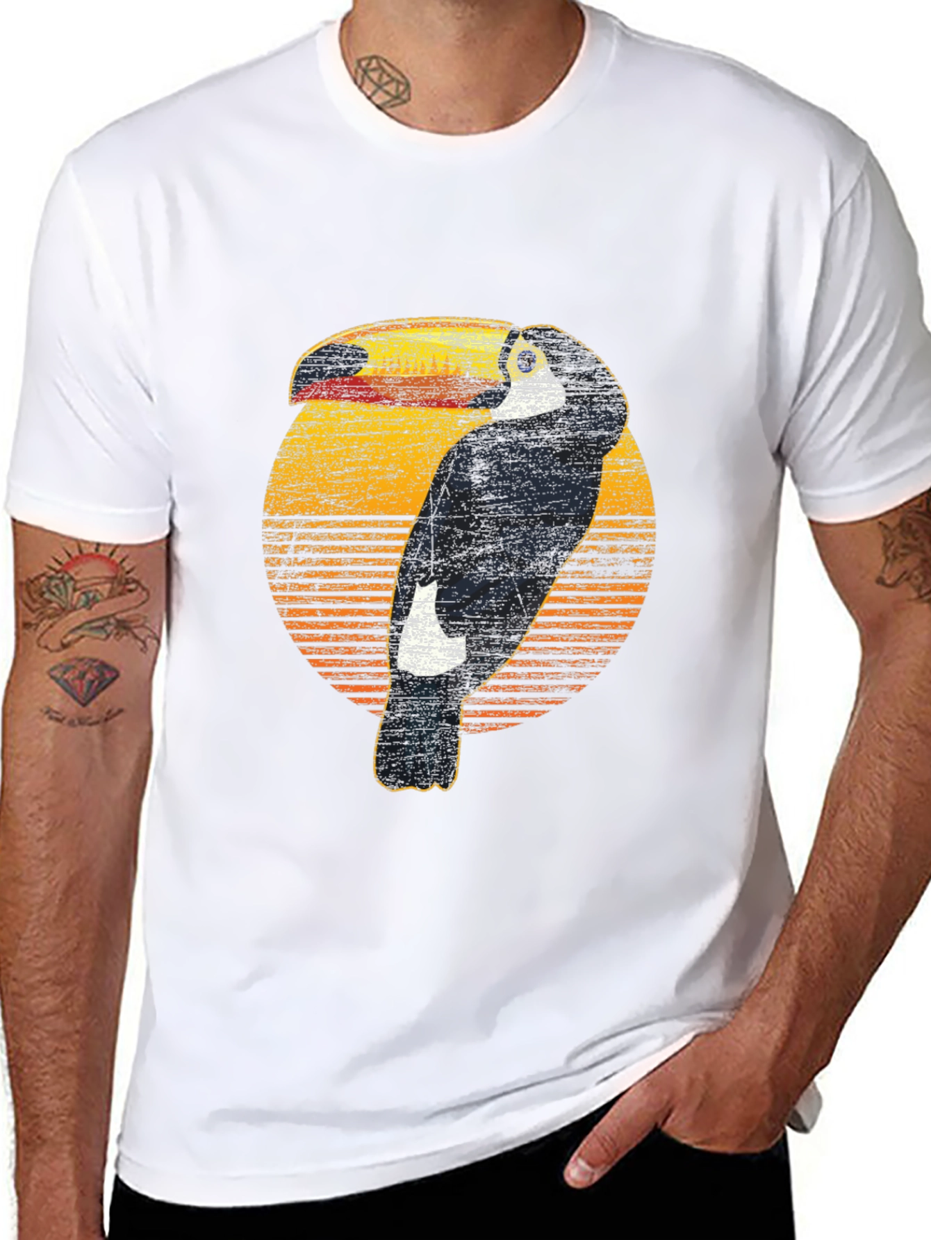 Camiseta Negra con Diseño de Tucán Retro